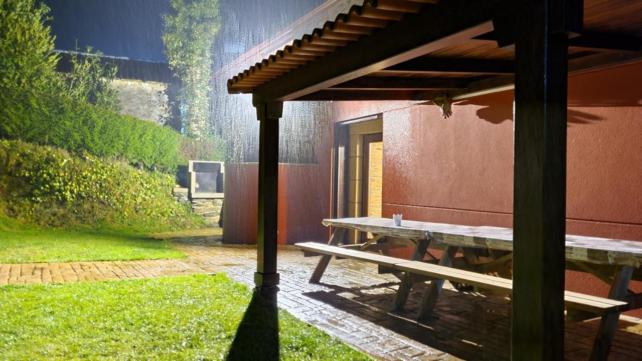 Gasthaus Casa Do Ghabino Santa Comba Exterior foto